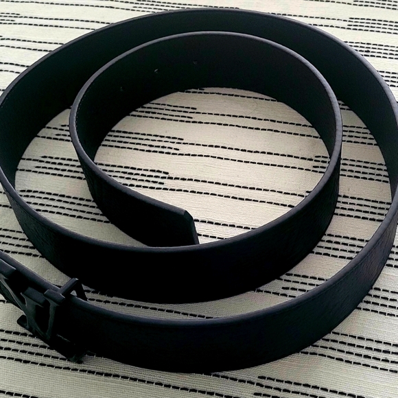 Louis Vuitton belt - Picture 2 of 11